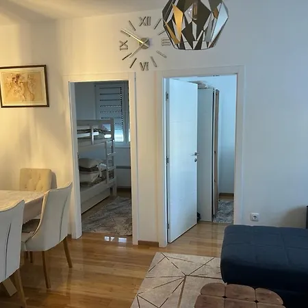 10 Апартаменты *